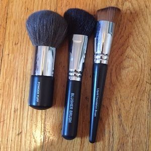3 Younique Makeup Brushes